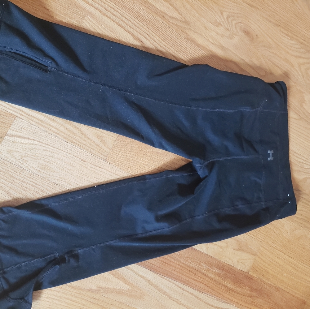Capri flare with slits on calf